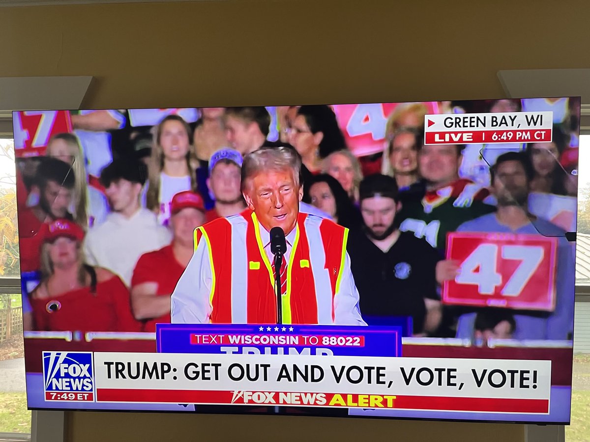 ⁦⁦<a href="/realDonaldTrump/">Donald J. Trump</a>⁩ you’re killing it!!! Great FUN rally!!
So good!!