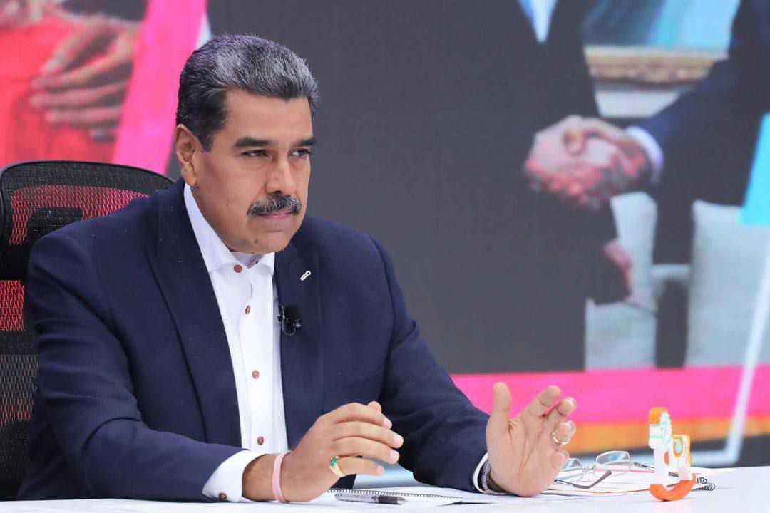Davidfu81589274's tweet photo. Cerca del 70% de venezolanos espera proclamación de Nicolás Maduro el 10 enero
https://t.co/lcJam4Htw1

#Venezuela #Noticia https://t.co/qcim4gJ9Hj