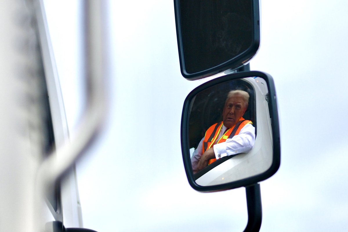 ladynub98's tweet image. There will never be another President like @realDonaldTrump . #GOAT #NotGarbage ✌🏻❤️🇺🇸