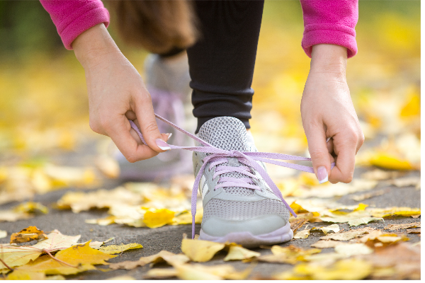 Youthrunner's tweet image. 🍂🏃‍♂️ Fall in love with your runs! Discover our top picks for the best fall running gear to keep you comfy and stylish as the leaves change! 🌟🍁 What’s your go-to gear for the season? Share below! 👇 #FallRunning #RunningGear youthrunner.com/news/story/top…