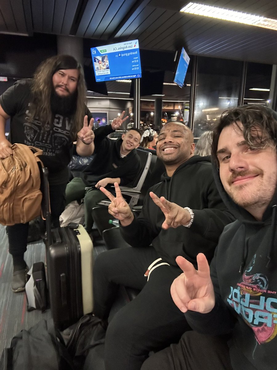 Australia! We’ll see you in a very short 33 hrs lol

Send thoughts and prayers 🇦🇺