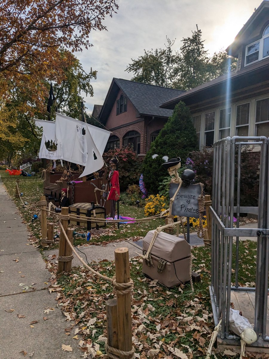d_bead's tweet photo. Y'all be safe out there tomorrow. Watch out for the children in those costumes and masks. We will be home inside chilling watching MJ Thriller! ๐ซถ๐ฝ I'm gonna dress up as ๐ฉ๐ฝโ๐พ๐๐คฃ๐๐ฝโโ๏ธ๐ธ๐ฝ๐ฅท๐ฝ๐ง๐ฝโโ๏ธ๐ง๐ฝโโ๏ธ๐ท๐ฝโโ๏ธ๐ฉ๐ฝโ๐ซ๐ฉ๐ฝโโ๏ธ๐ฉ๐ฝโ๐ฌ #memyselfandI #havefunbesafe โบ๏ธ https://t.co/DvDKqoZAka