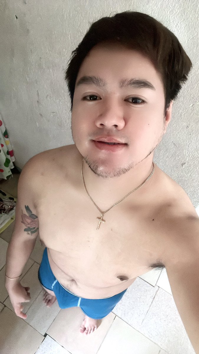 de_jervy's tweet image. Sensitive akong tao, kunting hindi pagpansin lang sa akin pakiramdam ko ayaw na nila sa akin.😅😘😶

#oilyFace
#goodmorning