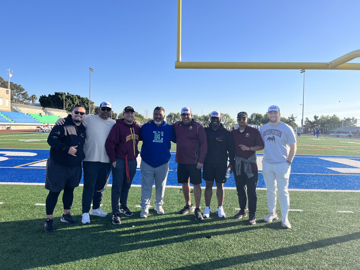 Thank you <a href="/Coach_JMendoza/">Coach Jose Mendoza (Eastlake High)</a> for all the hospitality. Building a program with kids from the SouthBay. 

#GoLEFT👈🏽 #PlayInTheSouthBay🌞
