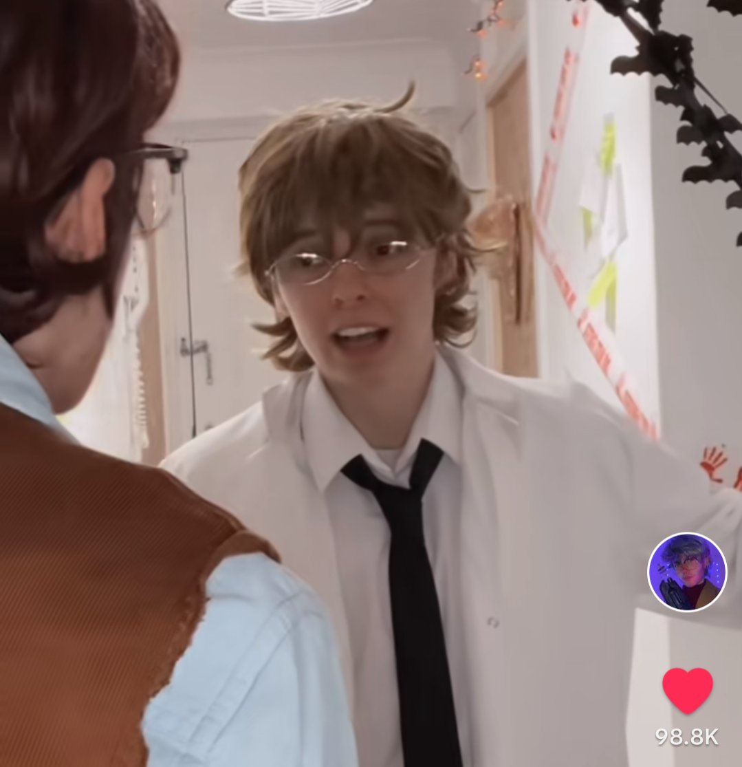dragonkibble's tweet photo. this fiddleford cosplayer omg?? they look just how i imagine him https://t.co/w4LB68kQuf