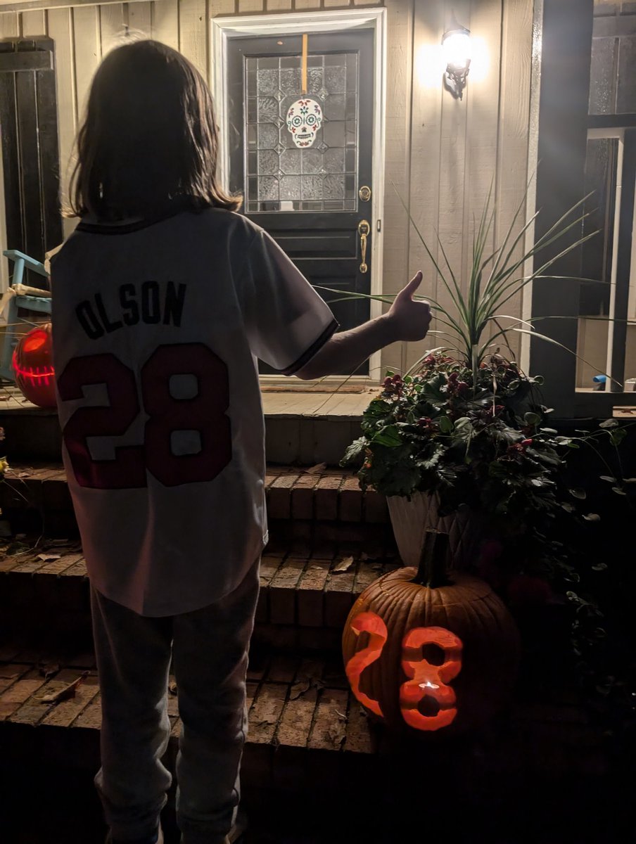 emteebee4's tweet photo. @mattolson21  My daughter was so happy about how her pumpkin turned out this year. 

She's probably your biggest fan. https://t.co/QOsxHDl7hm