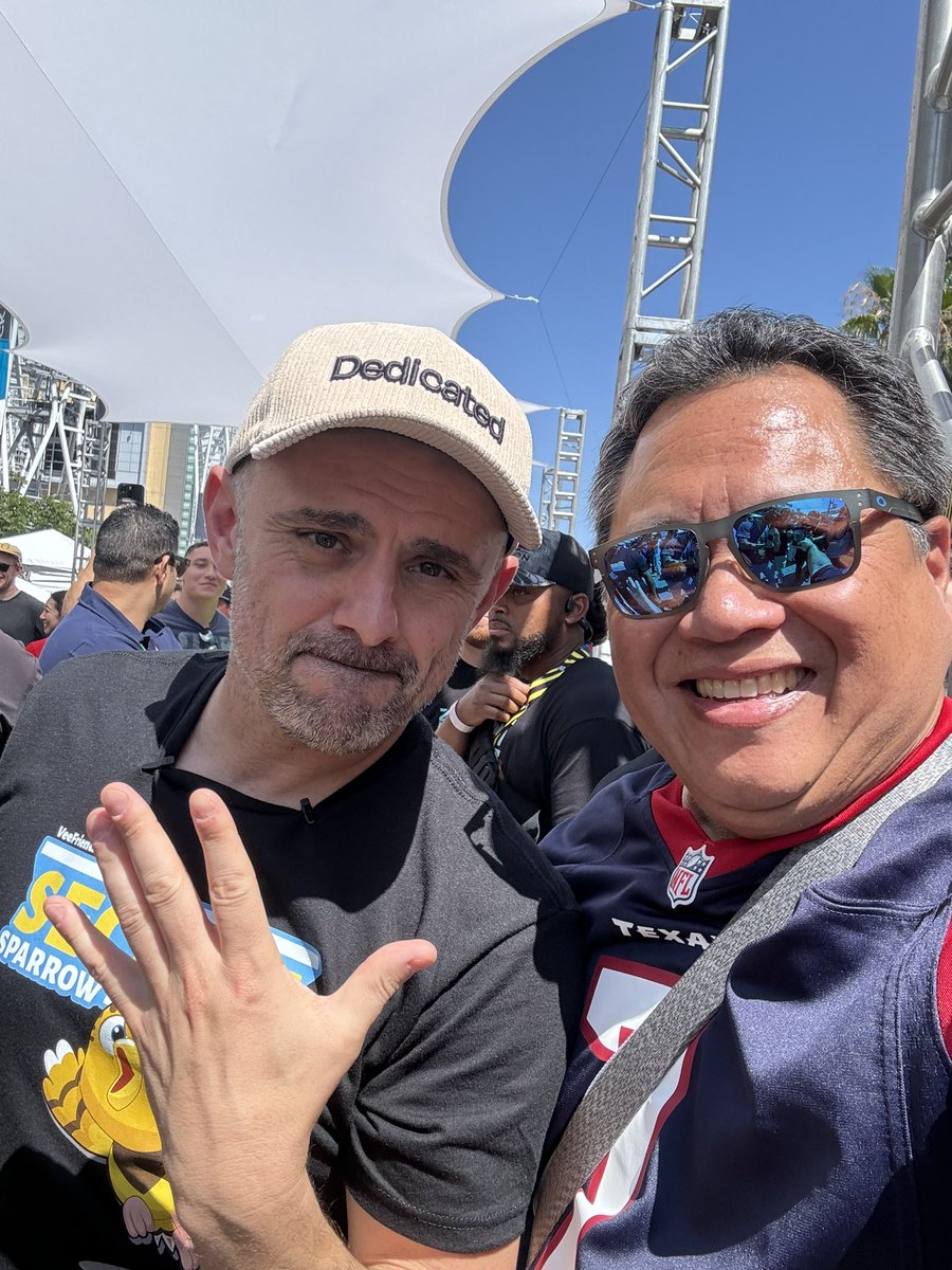 mcfrog00's tweet photo. @garyvee good luck tomorrow night to your team versus my underdog Texans.  

Regardless of outcome, still unwavering in my support for your VF journey, as well as all Houston sport teams.   LFG!!!!!

@vspass @ajv 
#unwaveringHoustonSports #Texans https://t.co/HqXwOLJvIe