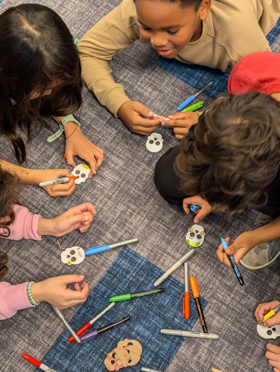 Sara Lynn Davis tweet media