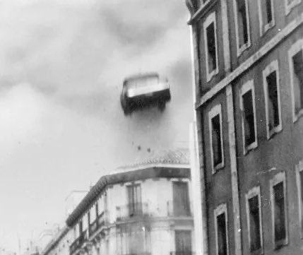 <a href="/Santi_ABASCAL/">Santiago Abascal 🇪🇸</a> Para voladura buena, esta