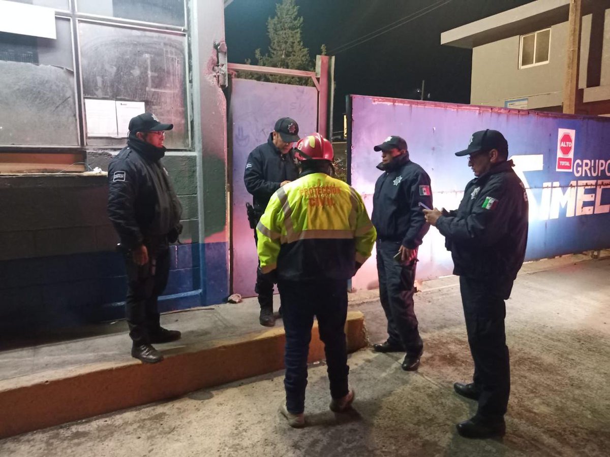 AbrahamJesusAc4's tweet photo. #Observadortlaxcaltec 
Denuncian maltratos y explotación laboral en la planta aceréra del Grupo Simec de Xaloztoc, Tlaxcala.Hoy provocó una fuerte movilización de cuerpos de auxilio; la SEMEFO realizó el traslado de 13 cuerpos calcinados.Firman acuerdos LCC y apoderado legal.... https://t.co/i4WQeha8Ge