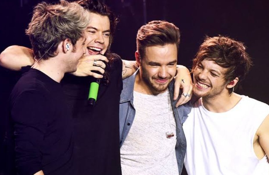 lhhstyles28's tweet photo. 31 de outubro de 2015, o último show da turnê do one direction. https://t.co/YC9PLmlkYG