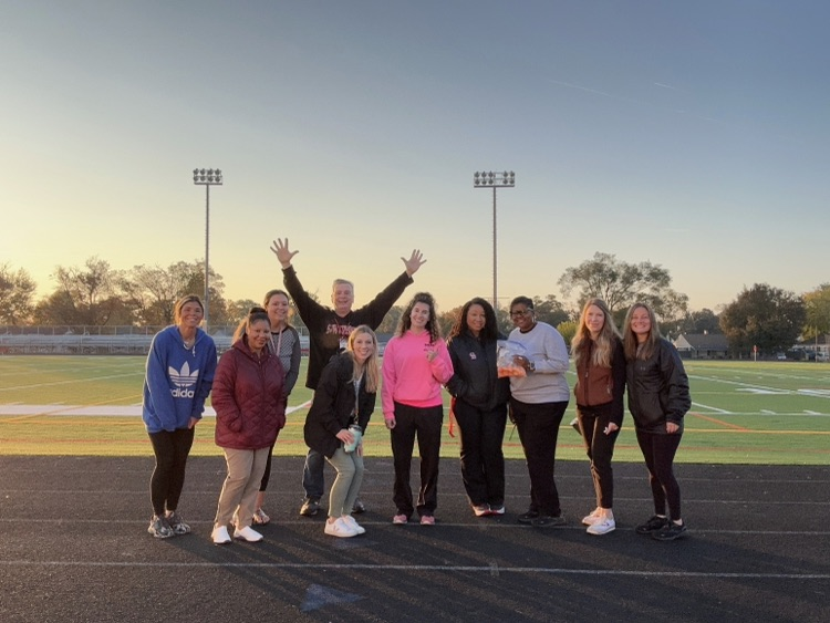 GBHSaacps's tweet photo. Wellness Wednesday! Our staff chose to crochet, play group games, or watch the sunrise while walking the track as an avenue to prioritize community and self-care this morning 🌅
#GopherPride
#ElevateandCelebrate
#BelongGrowSucceed
@aacountyschools https://t.co/zP7EjUSFlM