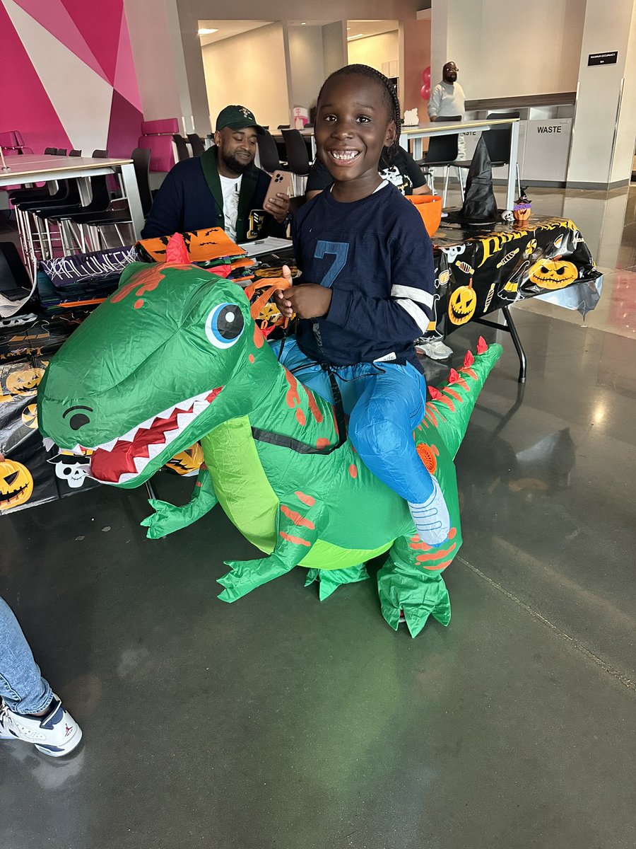 Kevin Campbell tweet media