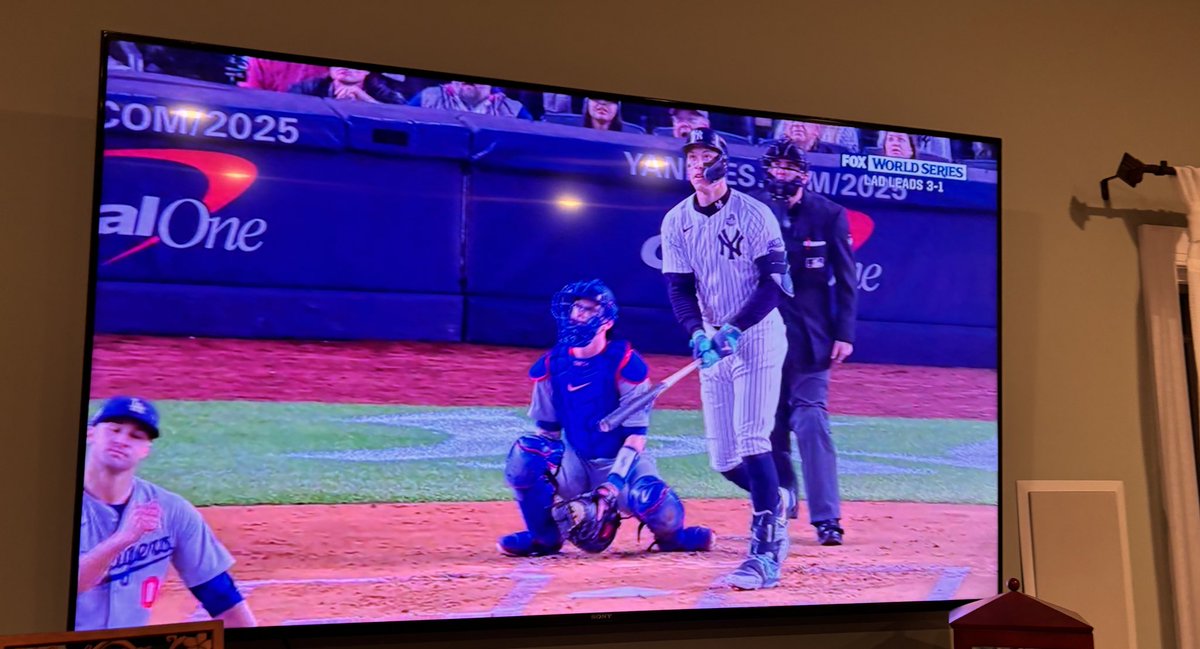 fireballguy10's tweet photo. โพ๏ธLETS FFFFF GOOOOOOOOOOOOOโผ๏ธโผ๏ธ #Yankees #WorldSeries #Yankeesin7 https://t.co/7ksW49vgBk