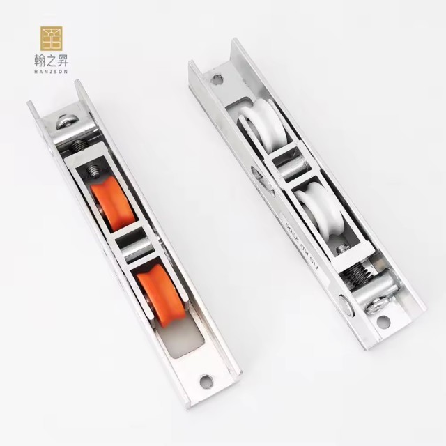 KangdianMetal's tweet image. Roller Wheel for sliding door Heavy Duty Sliding Door Roller Aluminium Sliding Window Roller Wheel

Classification：Aluminum Roller
Keyword：Broken Bridge / Julong

#WindowRoller #DoorAndWindowHardware #SteelWindowHardware #FrictionStayForWindow julongroller.com