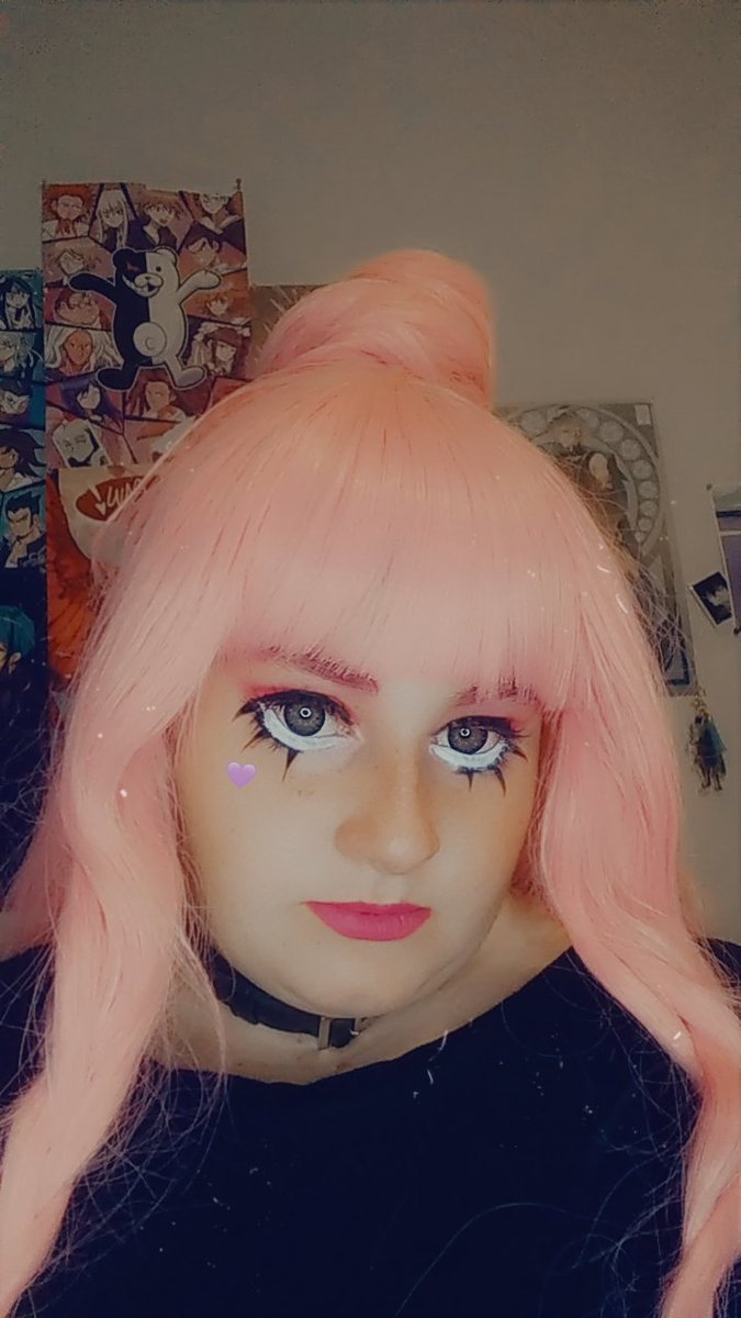 OfMotherBat's tweet photo. Posting some of my favorite ones.

I really love how I did the makeup for her too. This was my first time doing something like this. 😌

#ONEPIECEカードゲーム #onepiececosplay #perona #makeuptest https://t.co/obtRrtBkVT