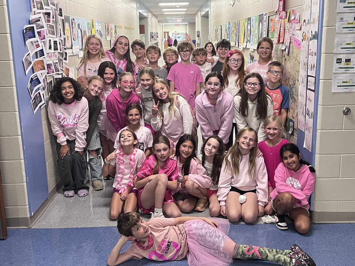 We loved showing our support on Pink Day today! 🩷🎀 #BreastCancerAwarenessMonth 
<a href="/FHSchools/">FHSD</a> <a href="/WilsonElem/">Wilson Elementary</a>