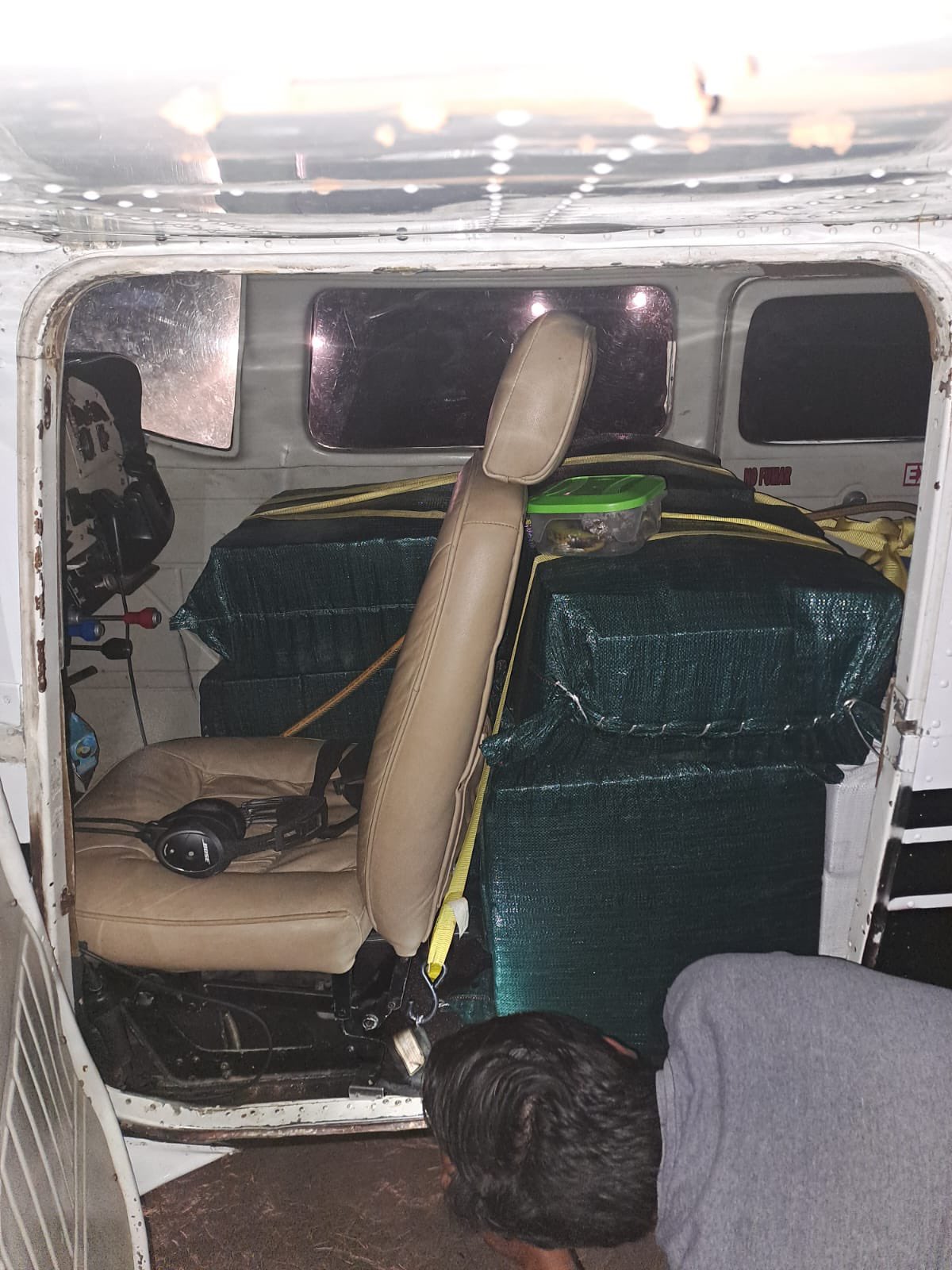 GbLccfhXwAAFS6y?format=jpg&name=large