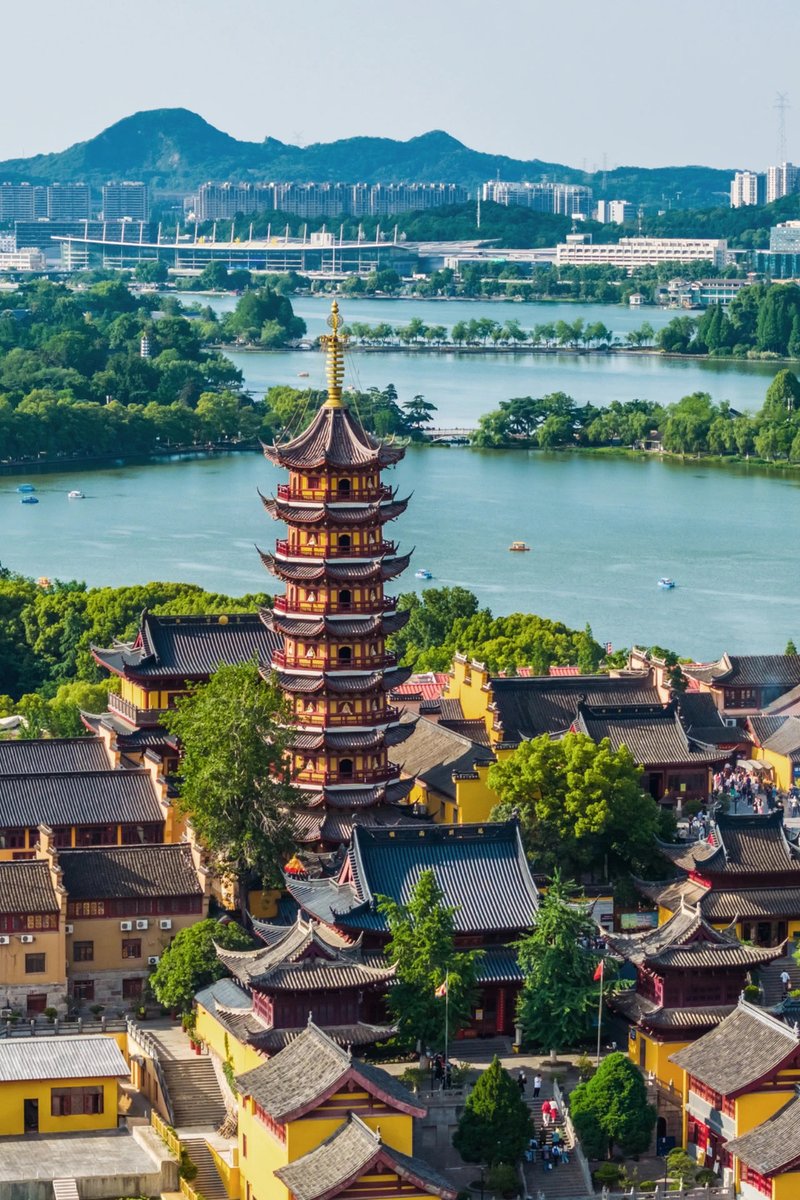中国🇨🇳贵州丨王阳明曾讲学的南京鸡鸣寺。

#China #ChinaTravel #Naturalbeauty #NaturalPhotography #Natural #View