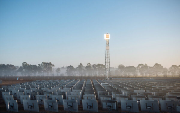 AusSolarNews's tweet photo. Vast signs 550 MWh USA-based green methanol and sustainable fuels deal https://t.co/N8hfXyefa9 #SolarPowerSystem #CleanTech https://t.co/ZpnsgveaHJ