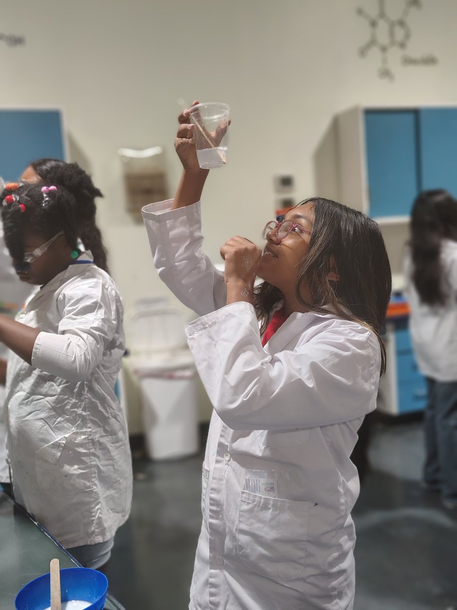 LeaLinthicum's tweet photo. How to make a scientist..this was a memorable experience for them and me .#ScienceComeback2425 #handson #engagethemind #lovetoexplore @AldineISD @AISDElemScience @ArtishaHolmes @DunnES_AISD https://t.co/rzwLrS7jAP