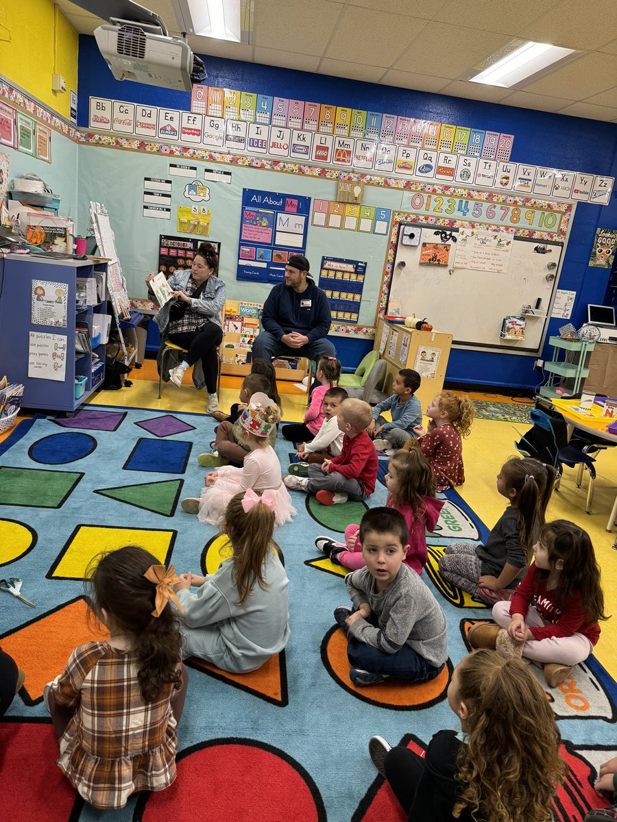 Happy Birthday to this sweet friend! How special is it that her parents were able to come in and read to the class for her birthday 🎂 #plainedgeprek