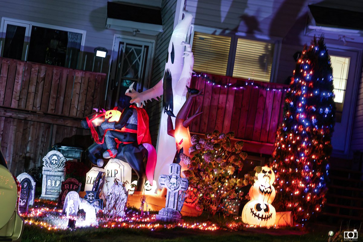 positively4ever's tweet photo. Some #halloween lights around @CityofStJohns #lovestjohns #newfoundland @nltweets @destinationstjohns @cbcnl #trickotweet https://t.co/qnYbq17gl0