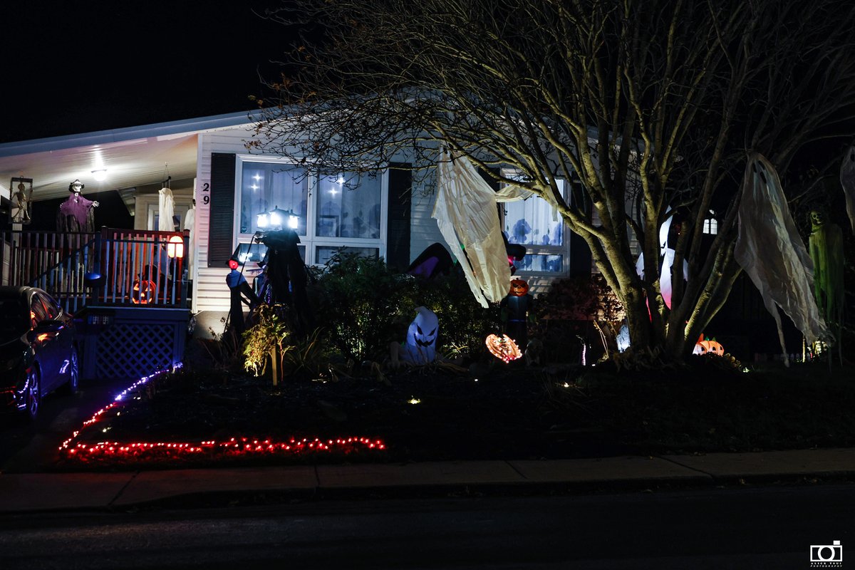 positively4ever's tweet photo. Some #halloween lights around @CityofStJohns #lovestjohns #newfoundland @nltweets @destinationstjohns @cbcnl #trickotweet https://t.co/qnYbq17gl0