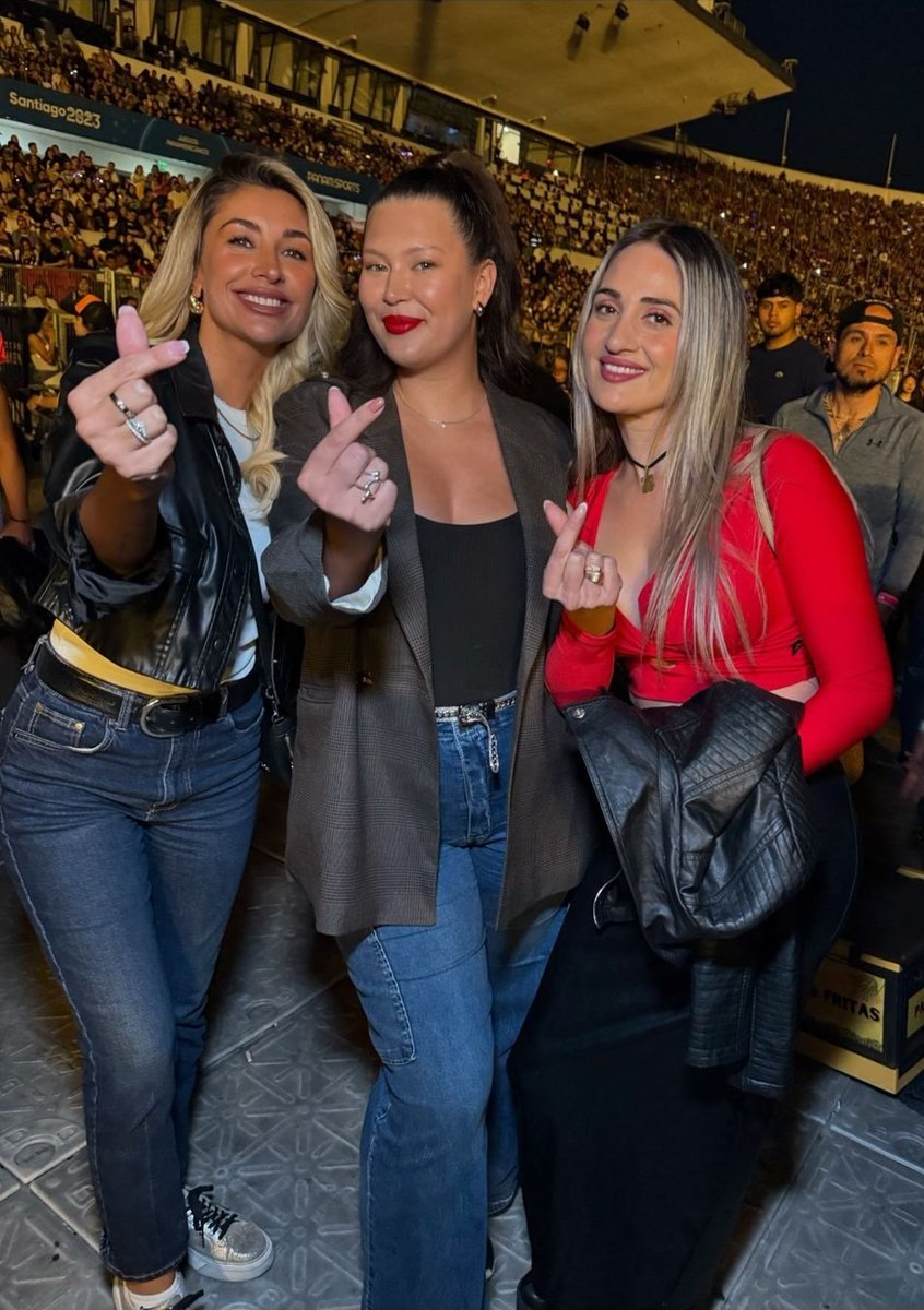 el_sitto's tweet photo. Guapas y reinas 🫶🫶🫶

#Pedrichelle https://t.co/gJcUUzN6MW