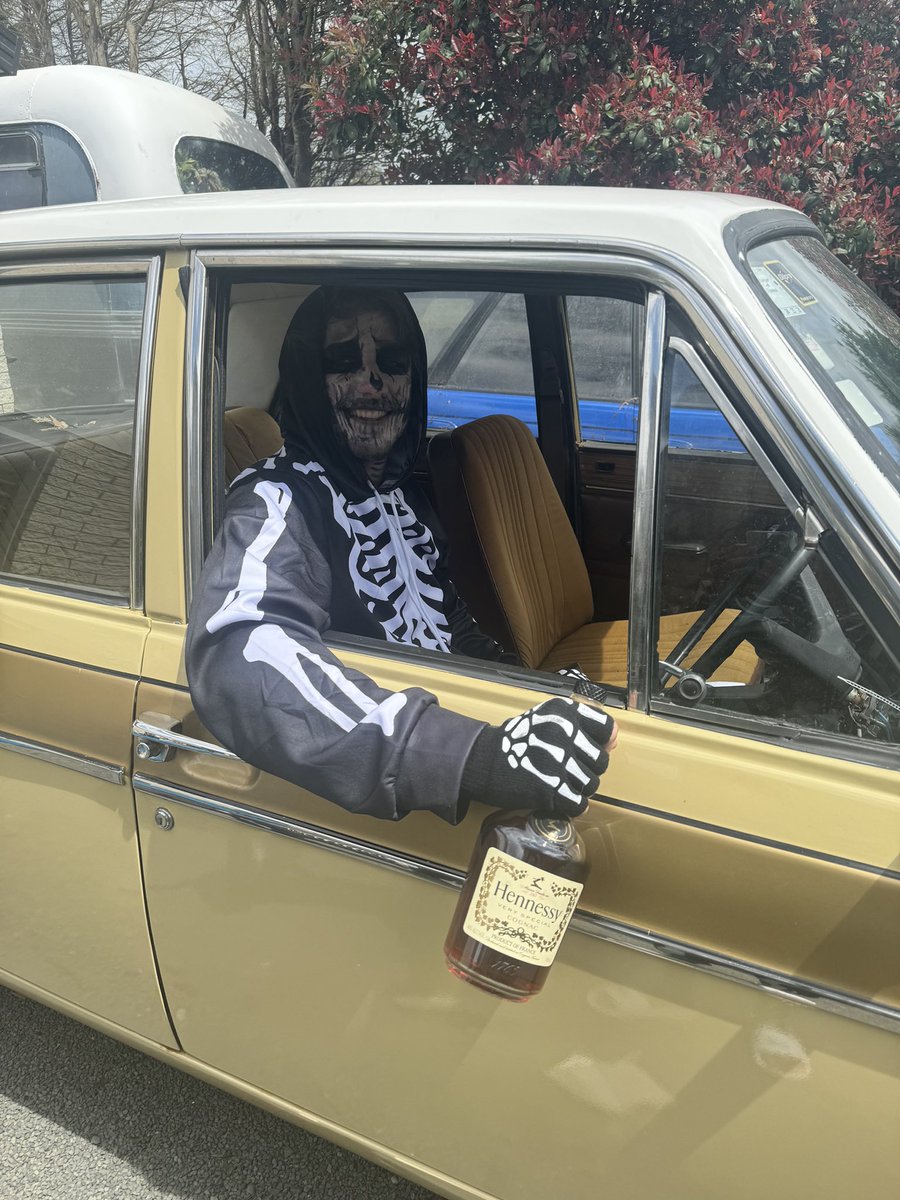 SloppzTwitch's tweet photo. Thank you all for an amazing Halloween stream and here to much more fun on https://t.co/WMbcvCTaTv #TeamDocMiaz https://t.co/l4mEQUYeoM