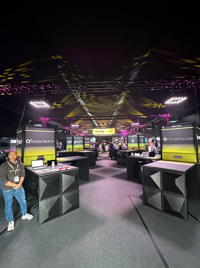 supportlabsteam's tweet image. 🌟 What a weekend at Heilbronn Slush&apos;D! Thrilled to represent SupportLabs in Germany’s wine country. 🇩🇪🍷Serendipity was in the air, and every chat seemed destined. Kudos to Linity for their groundbreaking edtech work &amp;amp; Community Award! 🏆 #HeilbronnSlushD #Innovation #Networking