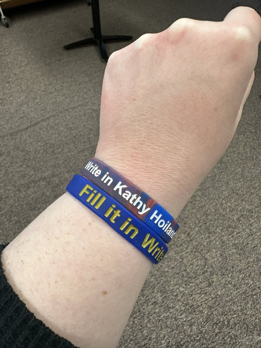 KathyHoilandMT's tweet image. It was patriotic day at school today and I couldn’t think of anything more patriotic then a write in campaign. We are a nation founded on a long shot rebellion. I like to keep that tradition alive.

#writeinrevolution #justlikemurkowski #freedomnotthecaucus