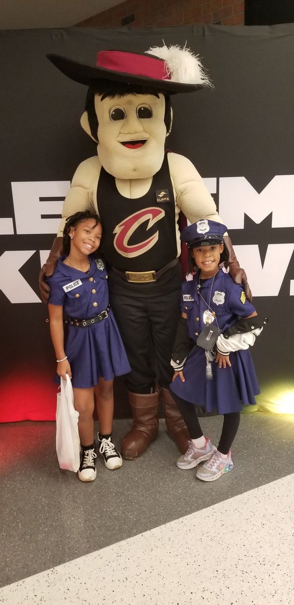 ladyj289's tweet photo. #LetEmKnow Sir CC said get that win https://t.co/5g691HZgJR