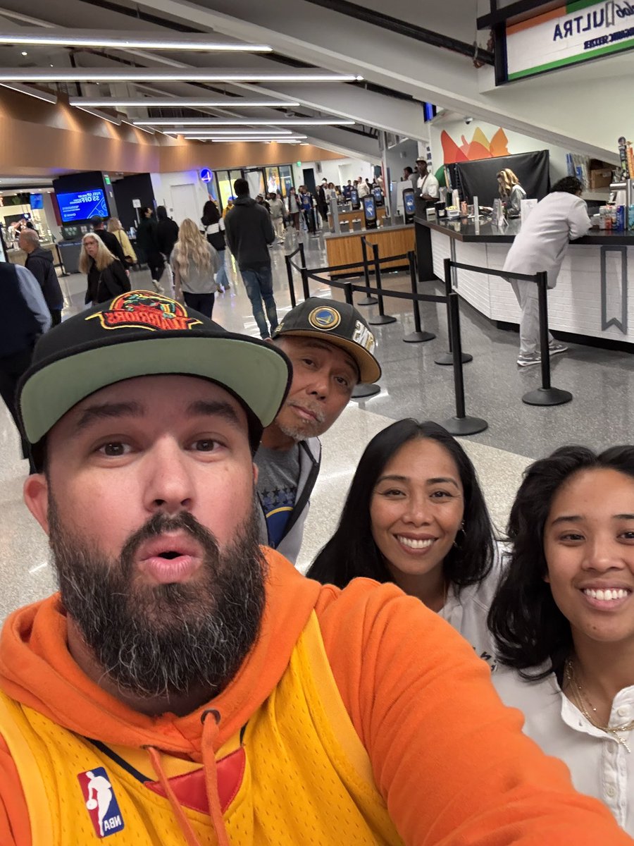 The_GOOCH25's tweet photo. #warriorsground https://t.co/N5aWaYYn2j