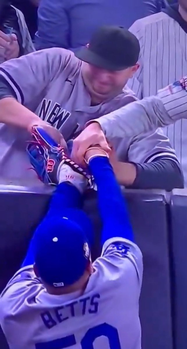 Yanks have outscored the dodgers 15-2 since this