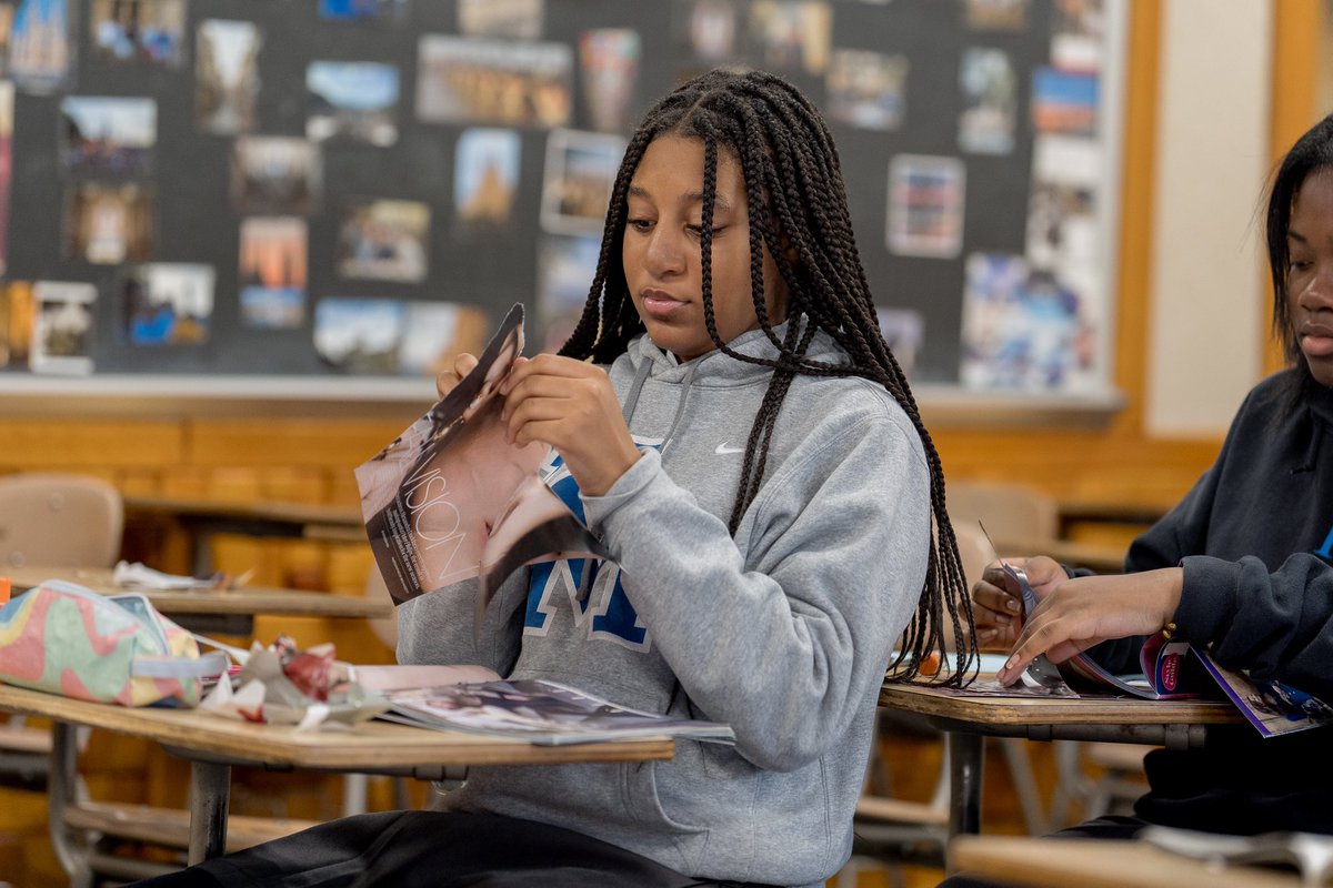 KMHSAlumni's tweet photo. Thank you to Charlotte D'Alessandro '20 for presenting to our Fashion Club today. As a graduate of the FIT and now with a career in fashion she was able to explain what it means to stay with the most current trends. https://t.co/5bbeZLqIrA