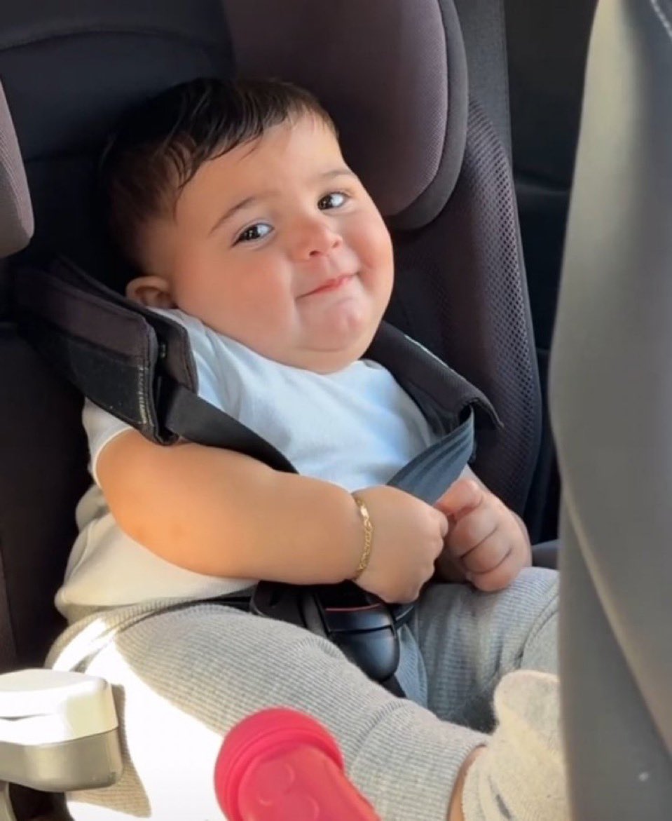 Ok, se separó Enzo Fernández. PERO COMO TE VAS A IR Y DEJAR A BENJA BEBE GORDITO