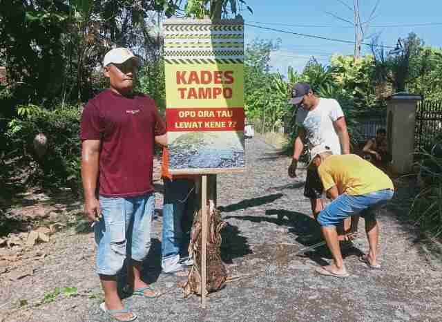 BWIUpdate's tweet image. Warga Banyuwangi Protes Jalan Rusak di Desa Tampo, Pasang Papan Kekecewaan di Lokasi

mediabanyuwangi.com/peristiwa/30/1…