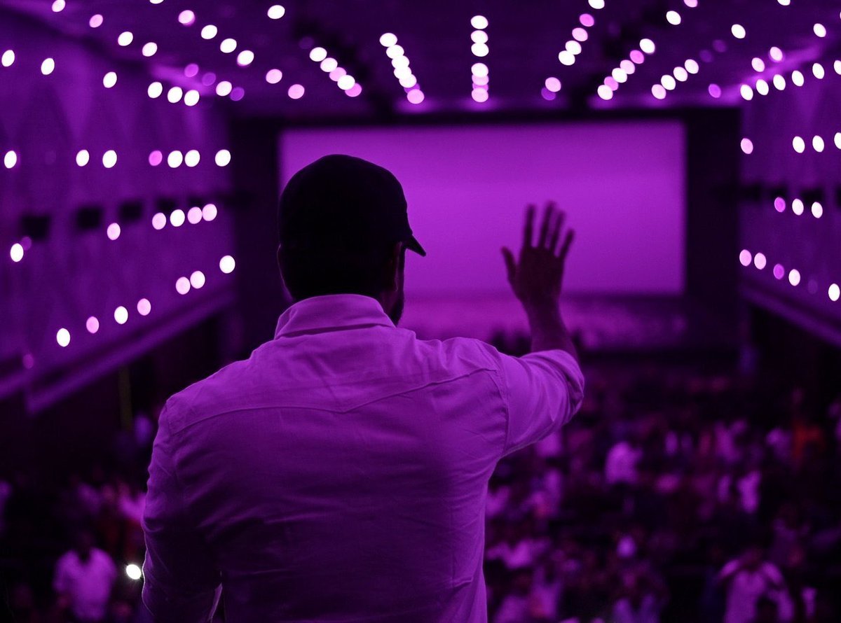 Tizz_is_Mr_sk's tweet image. Oru fan base ah thavira maththa Ella fan base um kadavulae Intha padam positive review varanumnu vendura post ipathada 1st time pakuren 🥹🥹😭😭🙏🙏

@Siva_Kartikeyan 🏆🏆🏆

#Amaran #AmaranDiwali #AmaranFDFS