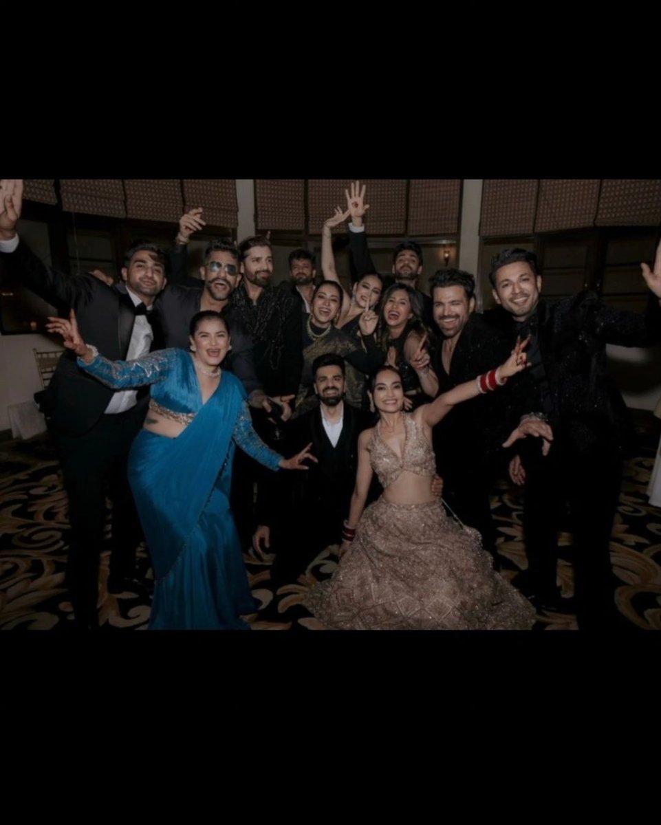is_surbhi's tweet photo. #Surmit reception look 🖤🤍💥
#Surmit 🧿💥
♡
🥀(@SurbhiJtweets)🥀
♡
•
•
#SurbhiJyoti #sjians #receptionnight🎉 #sumitsuri #bride #groom
#SurbhiJyotikishadi #SurMit #surbhisumitkishaadi #Zoyafarooqui
#SurbhiJyotikishadi #surbhisumitkishaadi #surbhisumitkishaadi https://t.co/W9aRgkgOve
