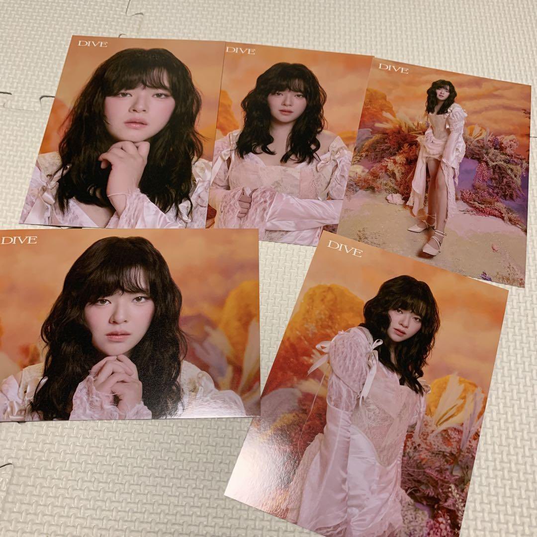 juiceyeon's tweet photo. jeongyeon’s dive trading card set is a visual overload SHE’S JUST SO BEAUTIFUL WTF https://t.co/LEdOkXWk3u