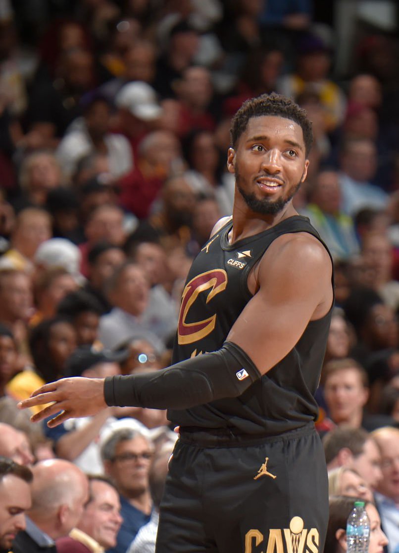 TheDunkCentral's tweet image. The Cavs are moving to 5-0 on the season 🔥