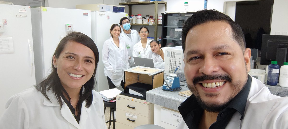 Frearmag3's tweet image. Esta semana @AgrocalidadEC auditó nuestros procesos y testificó- mediante simulacro- nuestras capacidades de detección de FocR4T. Cómo @cibe_espol seguiremos comprometidos con la calidad y la búsqueda de la excelencia. Gracias a Silvia Pachacama por sus aportes. Juntos somos +