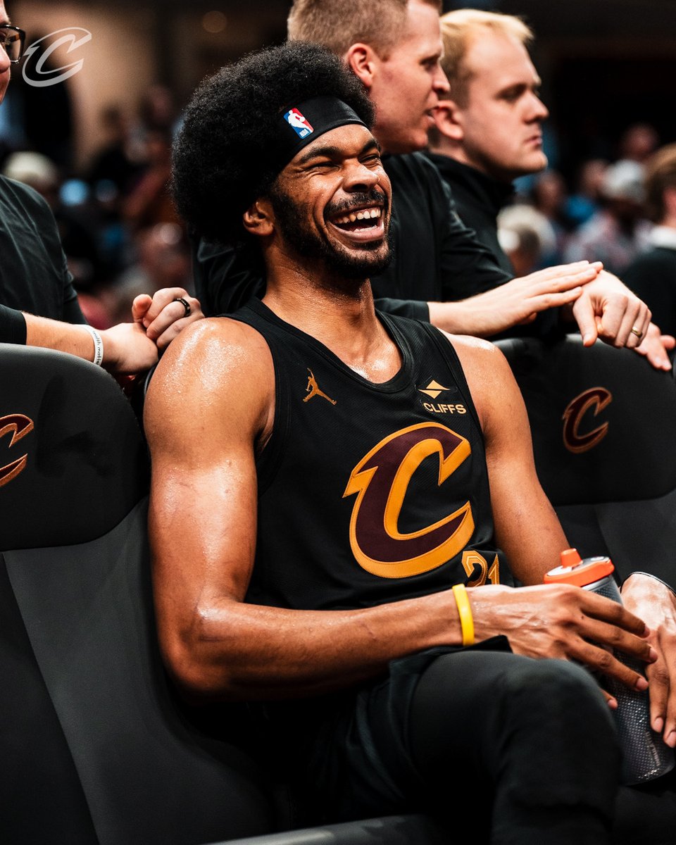 cavs's tweet photo. CAVS WIN! #LetEmKnow https://t.co/zyXH3AiTy8