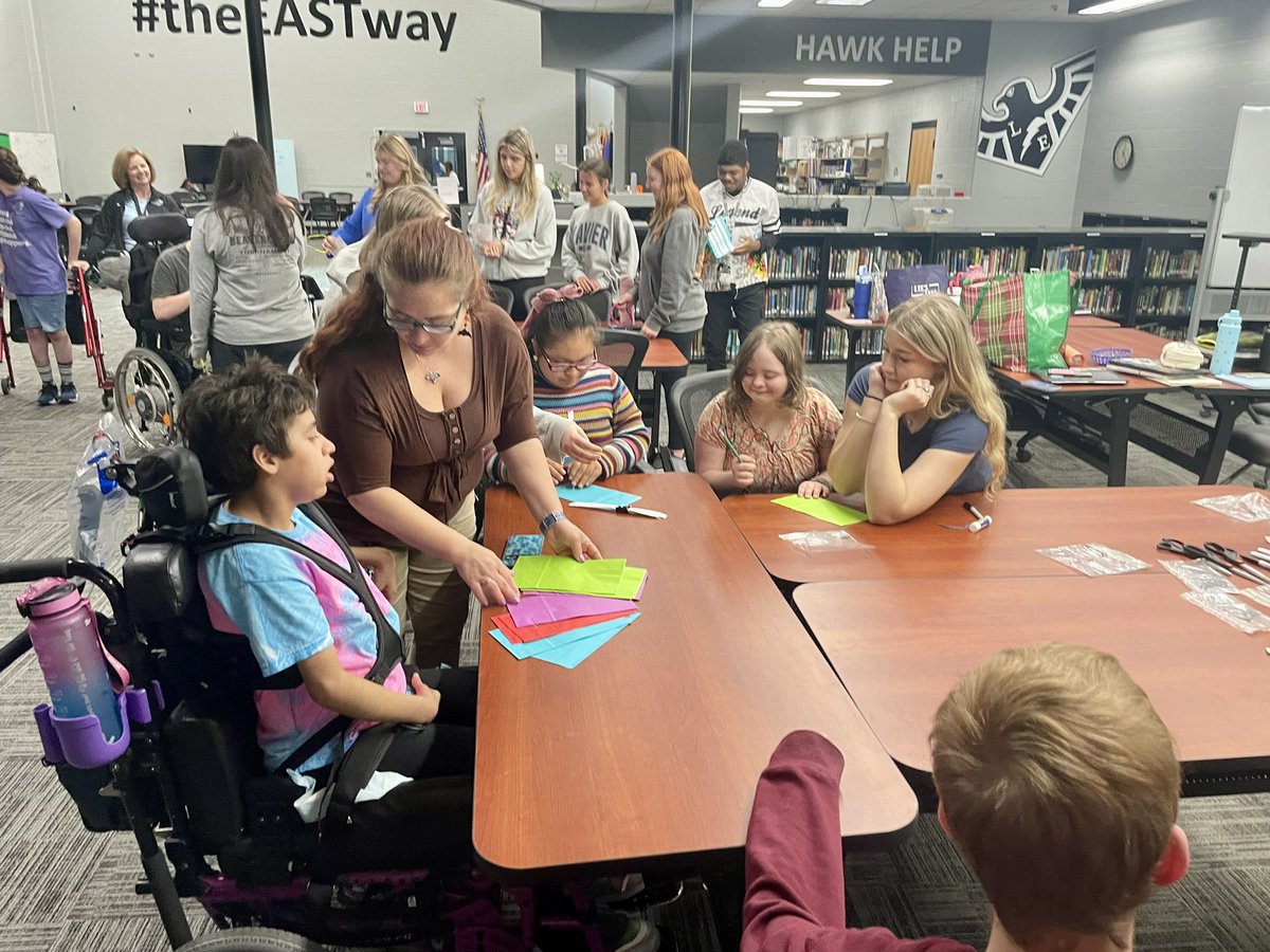 Ellen Bowmann tweet media