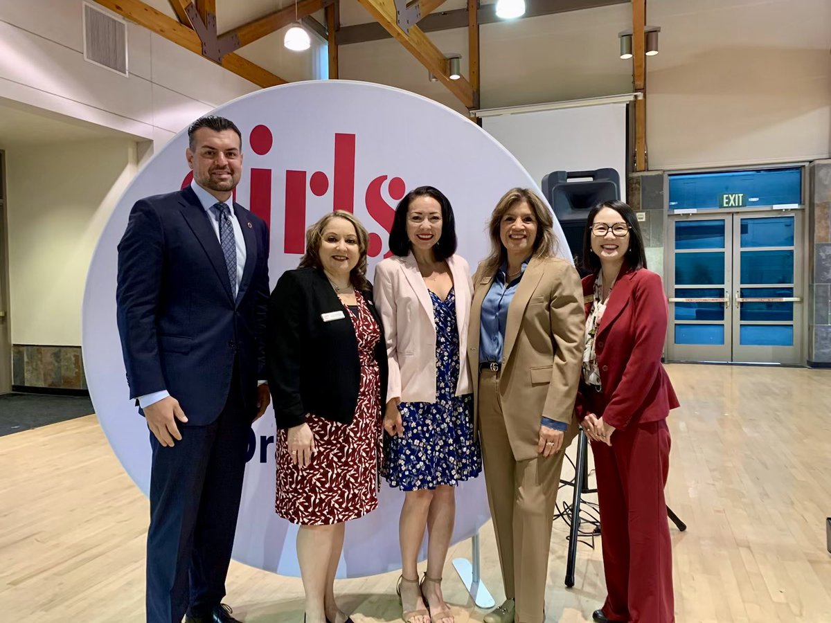 AsmValencia's tweet photo. 🎀 It is critical that we continue to support our next generation of leaders! It was great seeing everyone at the Girls, Inc of OC Anaheim Stakeholder Breakfast &amp; Mixer. Looking forward to connecting again soon!

#AD68 #SeElCambio https://t.co/cQnysFLGxC
