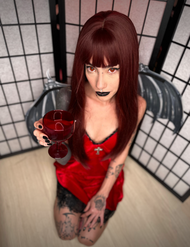 trick or treat 🎃👻🍷🧛‍♀️