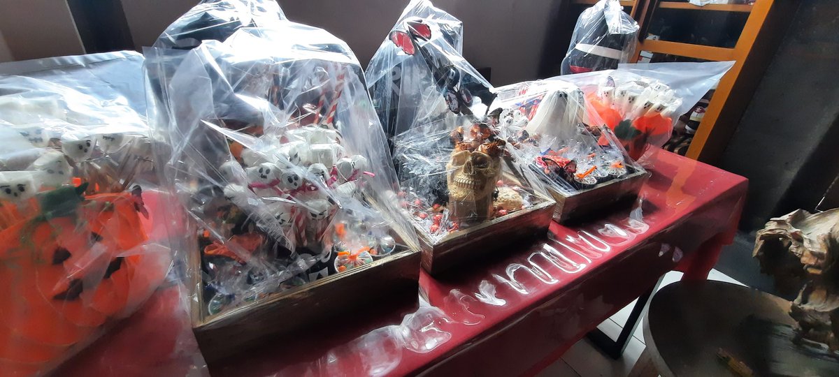 Ardani91's tweet photo. Trick or treat? https://t.co/BLmAows7fJ