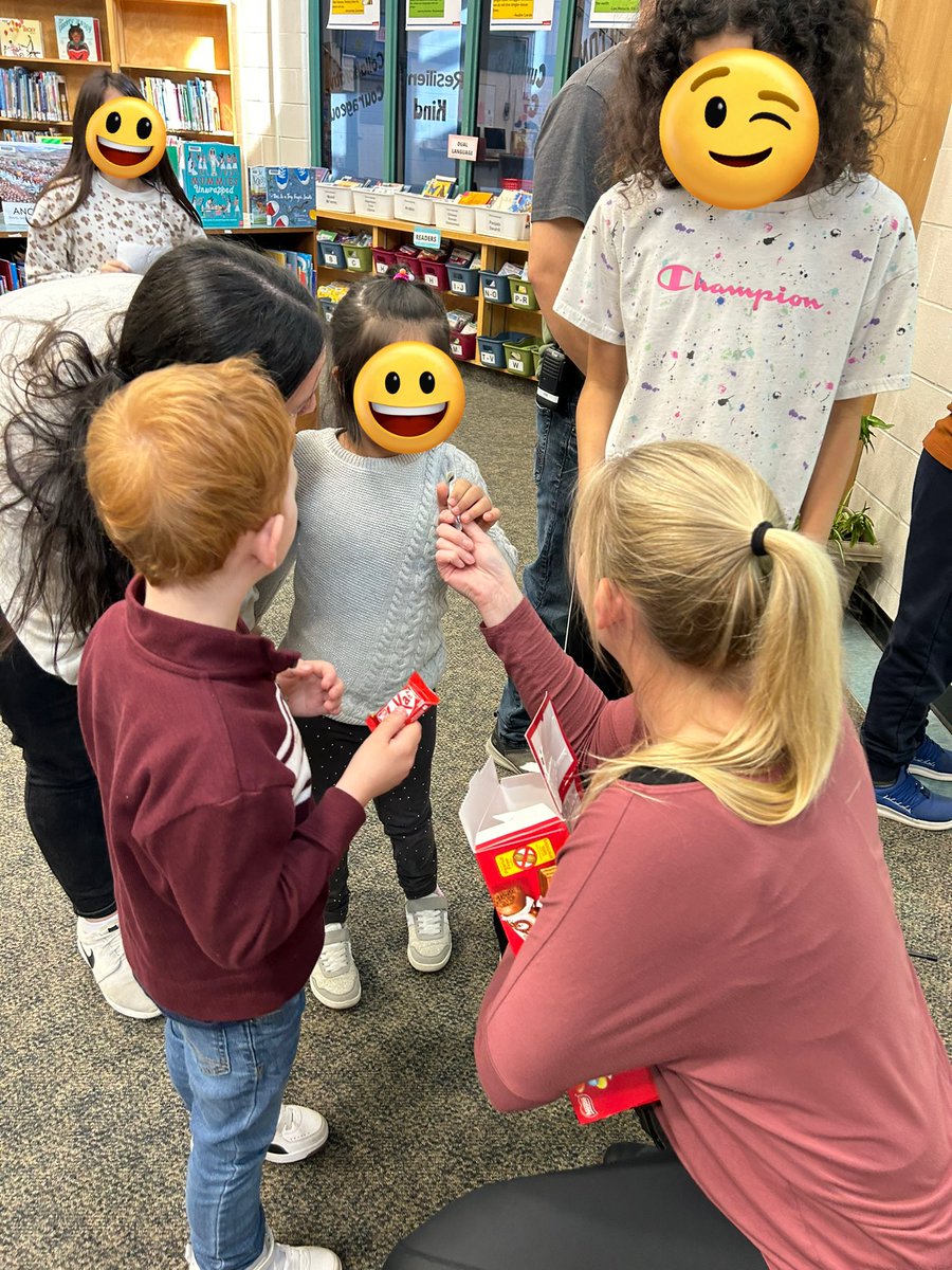 JGeorgopoulos96's tweet photo. Drum Roll …. @BestBuddiesCND club is BACK! What better way to kick off our year than with some Halloween Bingo? The energy was fantastic ⚡️. We’re so happy to be with our buddies once again. See you all next Monday second half of second break! @CHNortonHDSB https://t.co/lBez6lXpHD