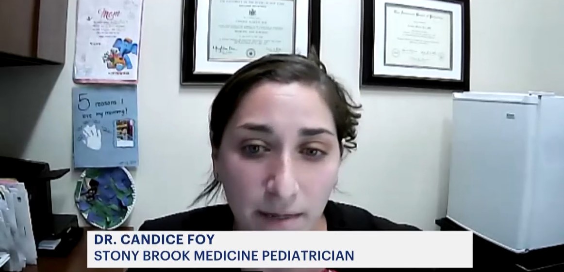 KaliChanNews's tweet image. KEEPING #KIDS SAFE: Dr. Candice Foy from Stony Brook Children's Hospital warns parents to do a #candycheck this #Halloween🎃. Only eat candy brands that you know as look-alike products like #cannabis #edibles can be dangerous. @KurtSemder @AmerAcadPeds

➡️longisland.news12.com/aaa-offers-saf…
